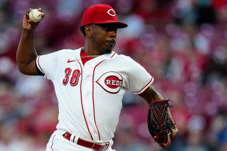 Cincinnati Reds starting pitcher Justin Dunn (38) throws a pitch in the fourth inning of the MLB National League game between the Cincinnati Reds and the St. Louis Cardinals at Great American Ball Park in downtown Cincinnati on Tuesday, Aug. 30, 2022.

St Louis Cardinals At Cincinnati Reds