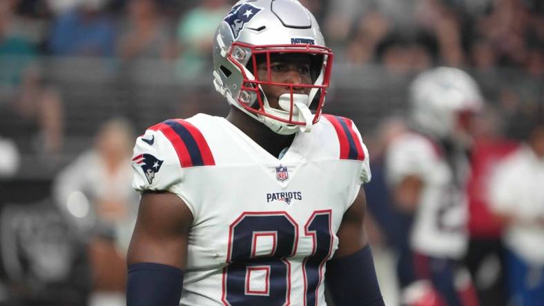 Aug 26, 2022; Paradise, Nevada, USA; New England Patriots tight end Jonnu Smith (81) during the game against the Las Vegas Raiders at Allegiant Stadium. The Raiders defeated the Patriots 23-6. Mandatory Credit: Kirby Lee-USA TODAY Sports