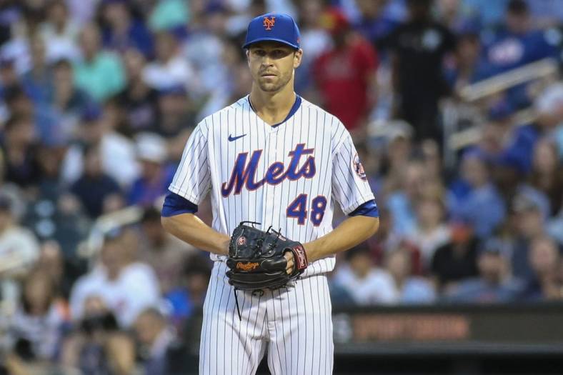 Aug 31, 2022; New York City, New York, USA; New York Mets starting pitcher Jacob deGrom (48) prepares to pitch in the first inning against the Los Angeles Dodgers at Citi Field. Mandatory Credit: Wendell Cruz-USA TODAY Sports