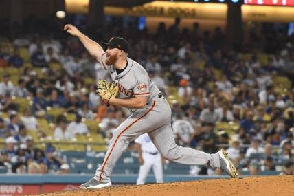 Sep 6, 2022; Los Angeles, California, USA; San Francisco Giants relief pitcher Zack Littell (46) throws a pitch in the eighth inning against the Los Angeles Dodgers at Dodger Stadium. Mandatory Credit: Richard Mackson-USA TODAY Sports