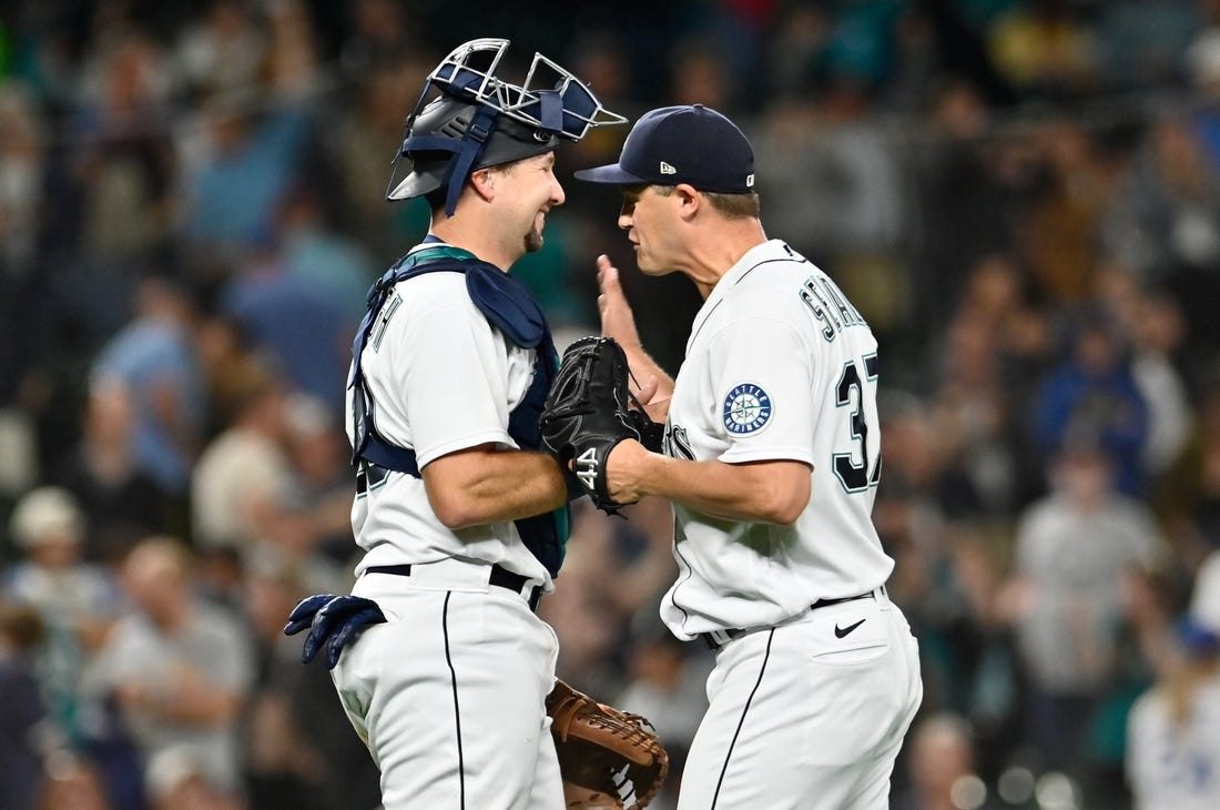 Cal Raleigh stars as Mariners pound White Sox 14-2 for 7th