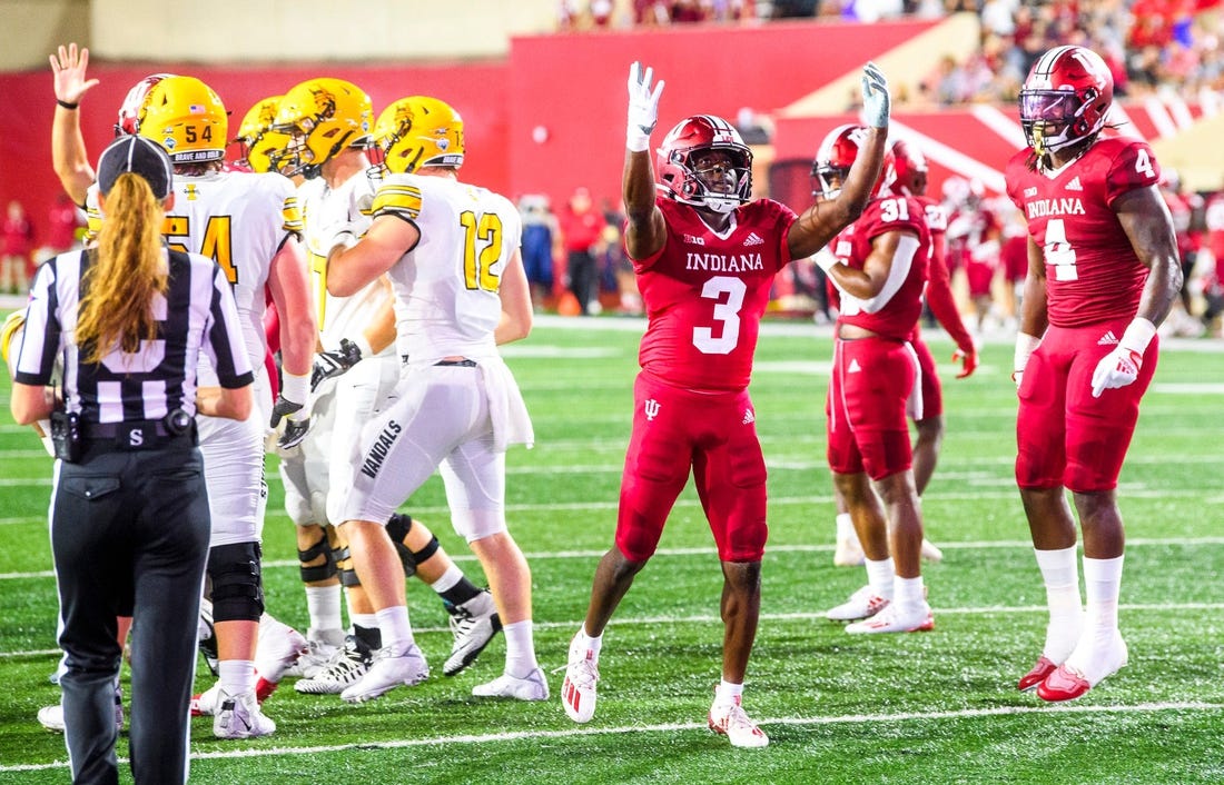 Indiana's Tiawan Mullen (3) celebrates a backfield tackle during the Indiana versus Idaho football game at Memorial Stadium on Saturday, Sept. 10, 2022.

Iu Ui Fb 1h Mullen 1