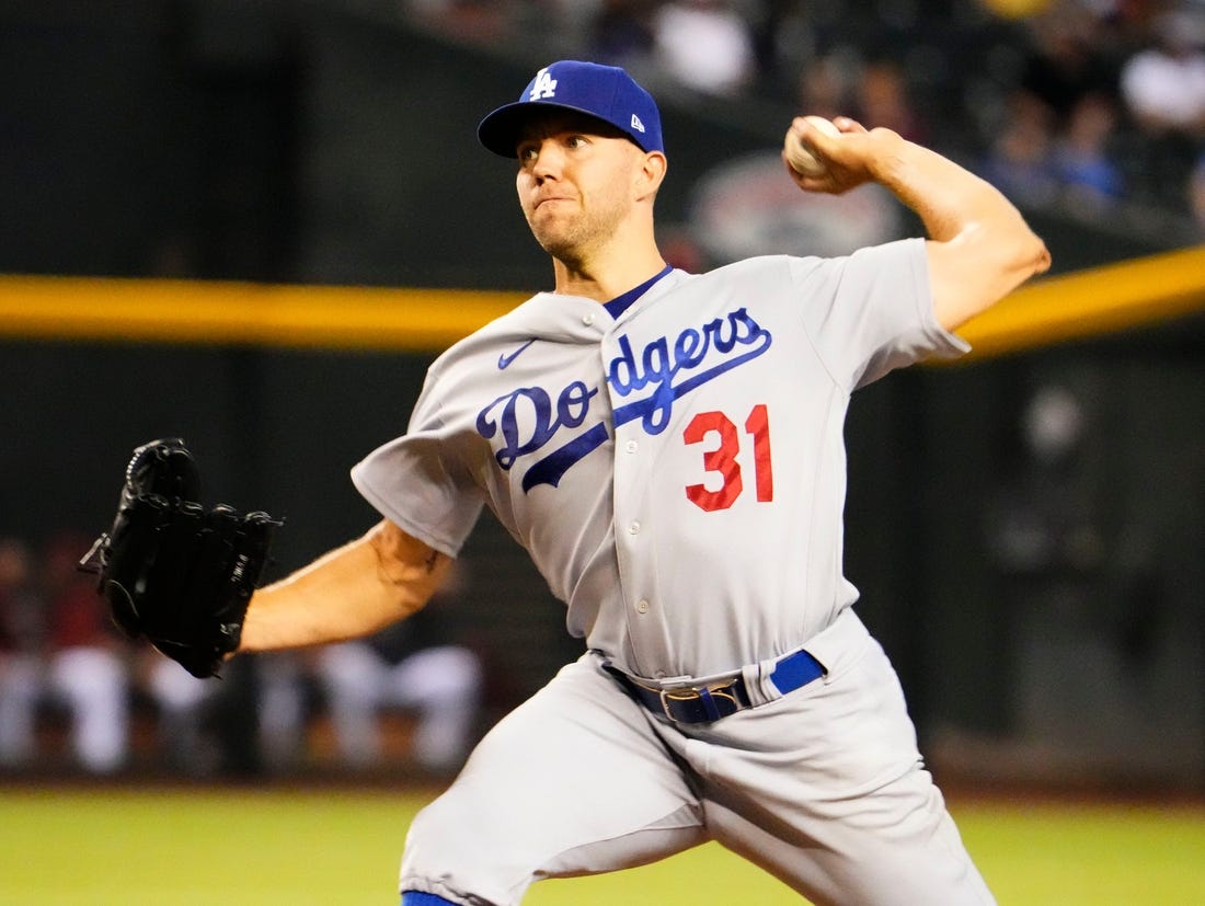 Sep 12, 2022; Phoenix, Arizona, USA; Los Angeles Dodgers starting pitcher Tyler Anderson (31) throws to the Arizona Diamondbacks in the second inning at Chase Field.

Mlb Dodgers At Diamondbacks