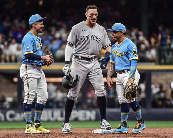 Brewers rookie calls out his wife after hitting walk-off home run