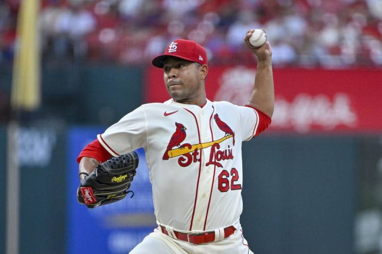 Sep 17, 2022; St. Louis, Missouri, USA;  St. Louis Cardinals starting pitcher Jose Quintana (62) pitches against the Cincinnati Reds during the first inning at Busch Stadium. Mandatory Credit: Jeff Curry-USA TODAY Sports