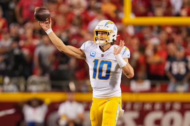 Chargers QB Justin Herbert (ribs) questionable to play Sunday vs