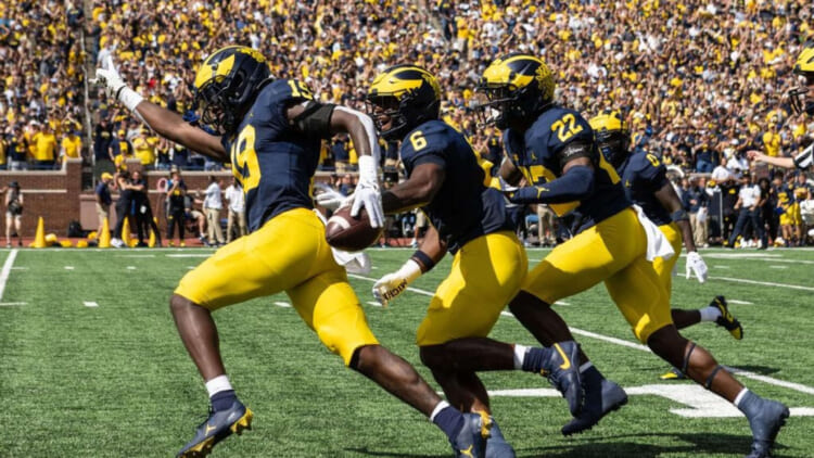 How To Watch The Michigan Wolverines Vs The Illinois Fighting Illini