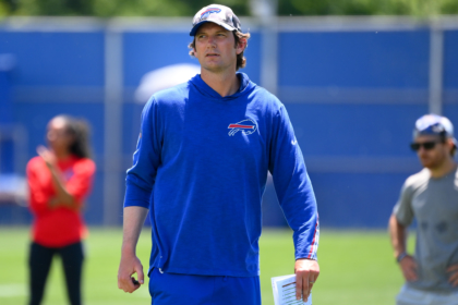 WATCH: Buffalo Bills first-year playcaller Ken Dorsey freaks out, smashes tablet and headset in Week 3 loss