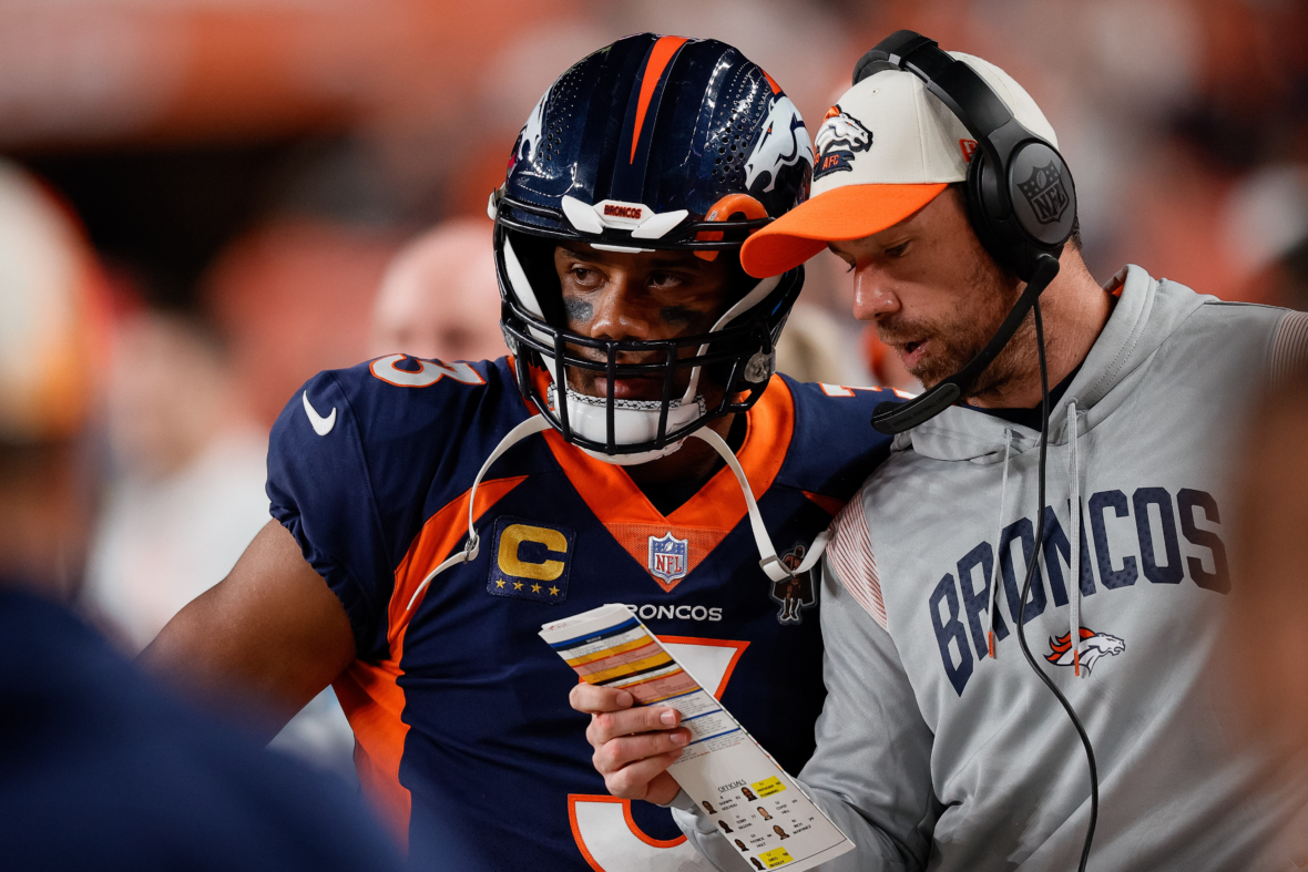 Denver Broncos Fans Booing Russell Wilson And Team's Offense During ...