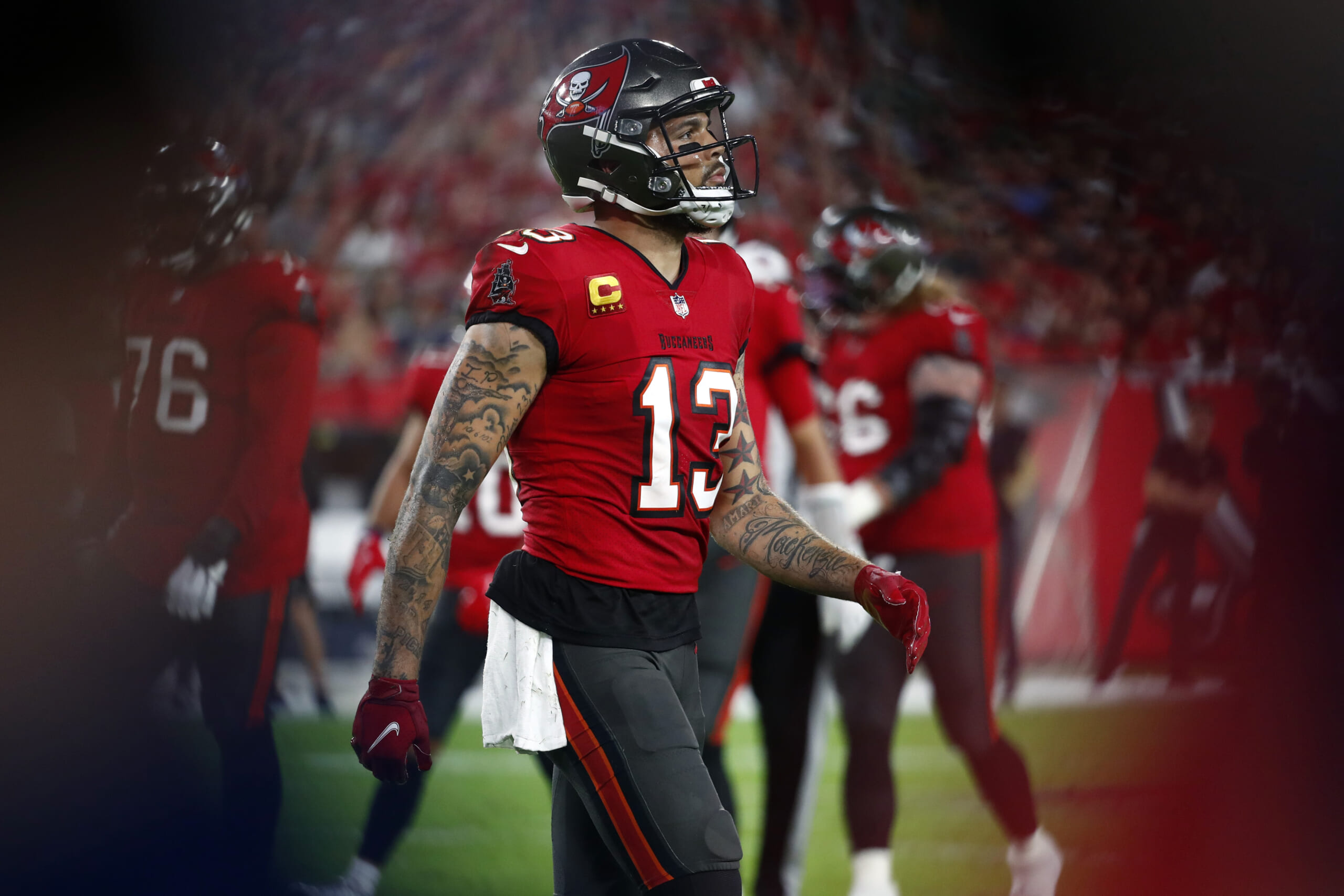 Tampa Bay Bucs WR Mike Evans receives suspension