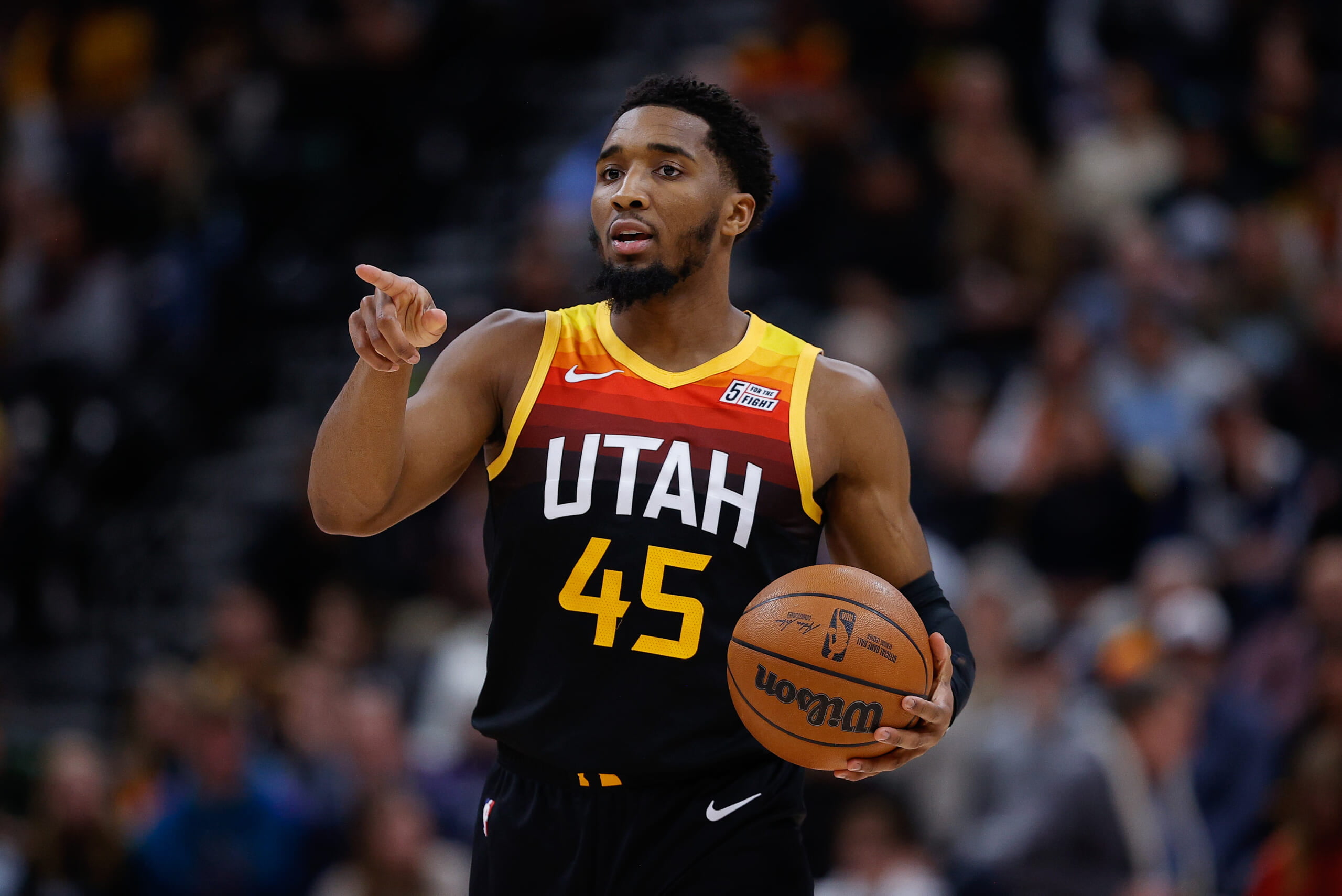 Report: Jazz Star Donovan Mitchell Traded to the Cavaliers – NBC10