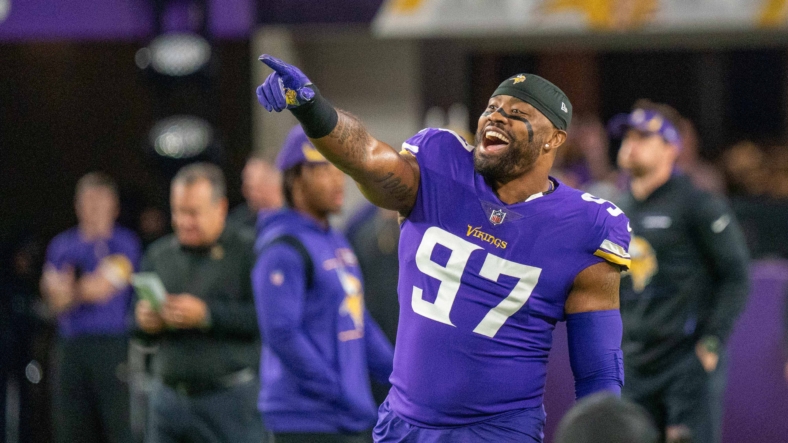 los angeles chargers sign everson griffen