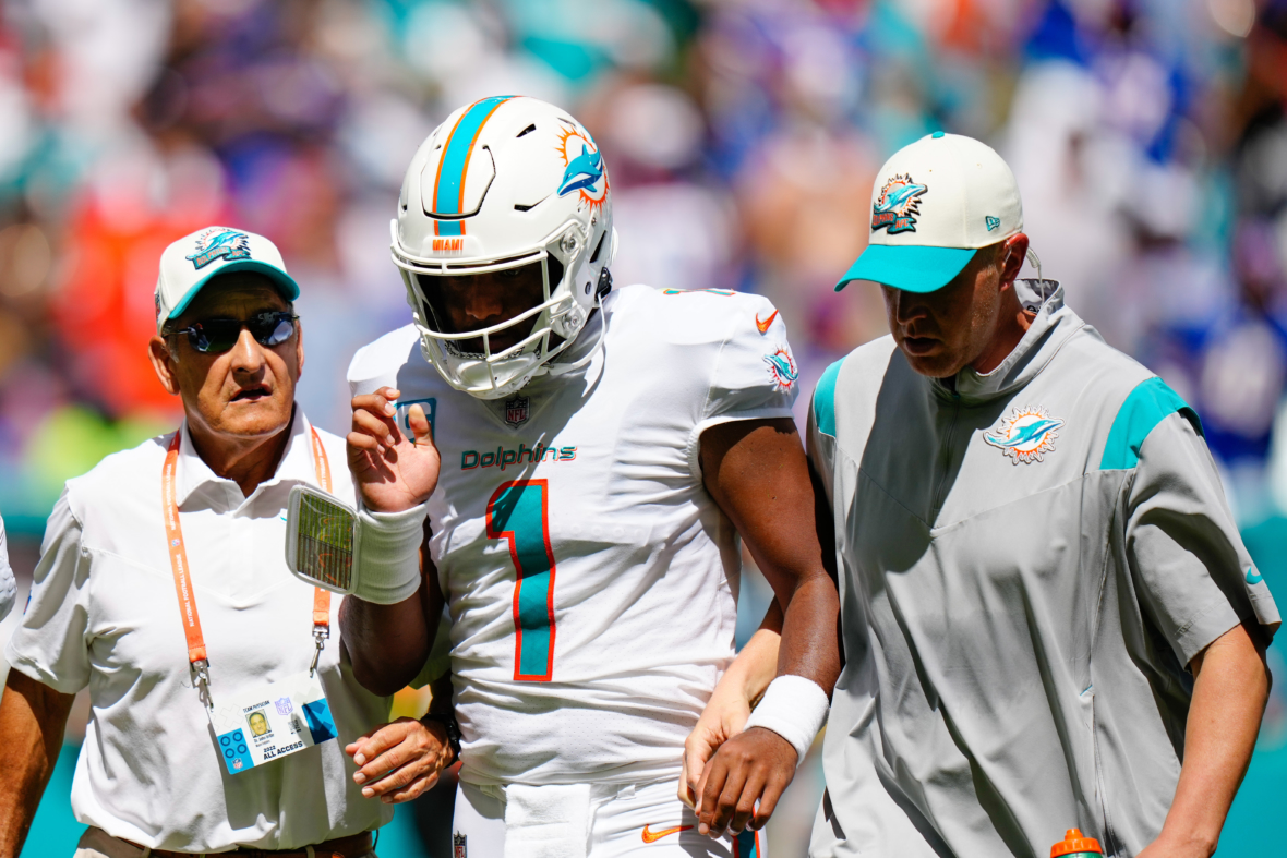 Miami Dolphins QB Tua Tagovailoa Stretchered Off The Field After With ...