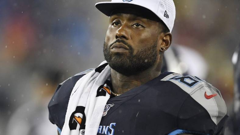 No. 18-Delanie Walker: Tennessee Titans tight end Walker (82) watches the second quarter against the Pittsburgh Steelers during a preseason game at Nissan Stadium Aug. 25, 2019.

Gw59943