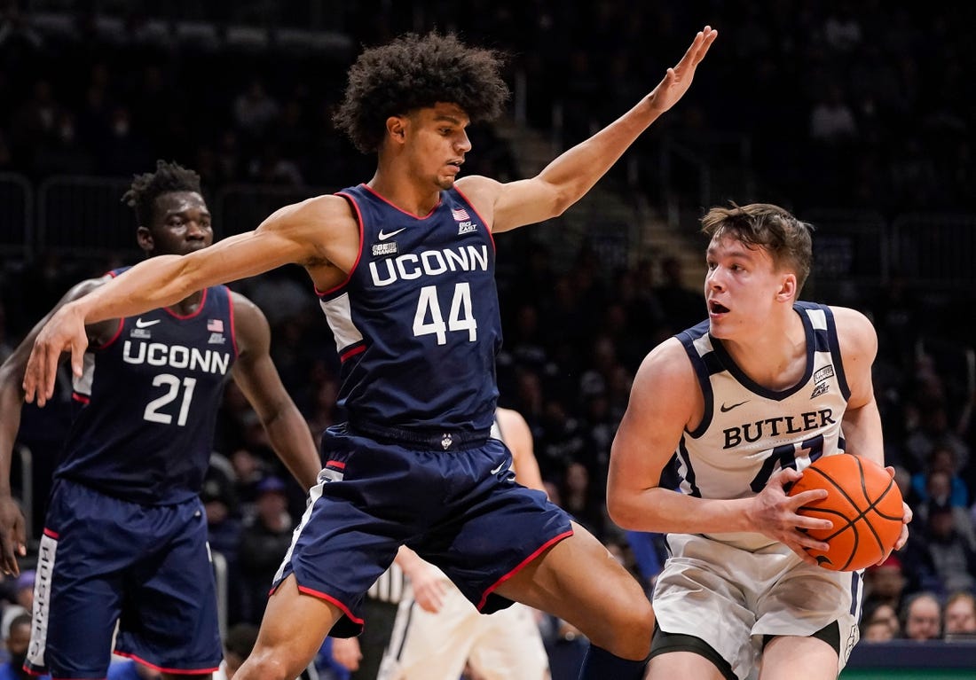 Butler Bulldogs guard Simas Lukosius (41) pushes past Connecticut Huskies guard Andre Jackson (44) on Thursday, Jan. 20, 2022, at Hinkle Fieldhouse in Indianapolis. The Butler Bulldogs lost to the Connecticut Huskies, 75-56.

Ncaa Basketball Ini 0120 Butler Basketball Vs Uconn Uconn Huskies At Butler Bulldogs