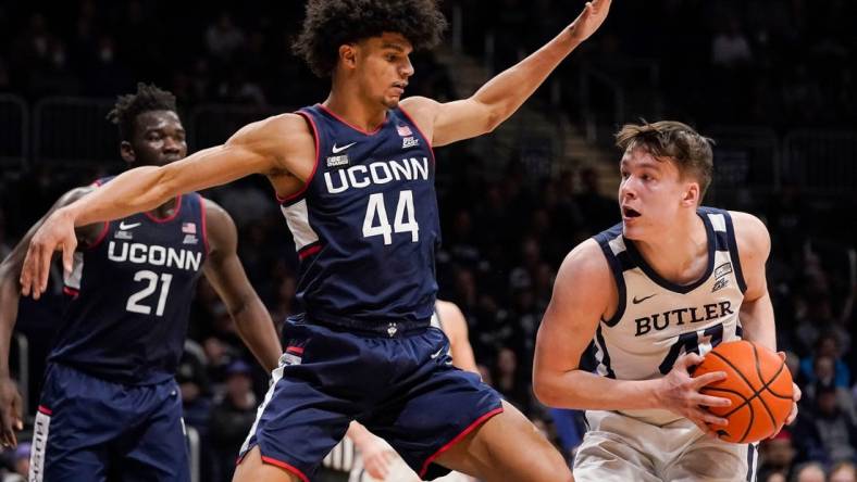 Butler Bulldogs guard Simas Lukosius (41) pushes past Connecticut Huskies guard Andre Jackson (44) on Thursday, Jan. 20, 2022, at Hinkle Fieldhouse in Indianapolis. The Butler Bulldogs lost to the Connecticut Huskies, 75-56.

Ncaa Basketball Ini 0120 Butler Basketball Vs Uconn Uconn Huskies At Butler Bulldogs