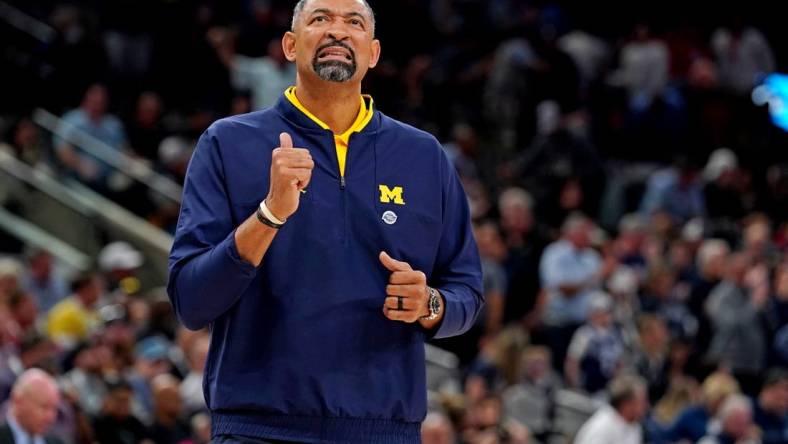 Mar 24, 2022; San Antonio, TX, USA; Michigan Wolverines head coach Juwan Howard reacts against the Villanova Wildcats in the semifinals of the South regional of the men's college basketball NCAA Tournament at AT&T Center. Mandatory Credit: Daniel Dunn-USA TODAY Sports