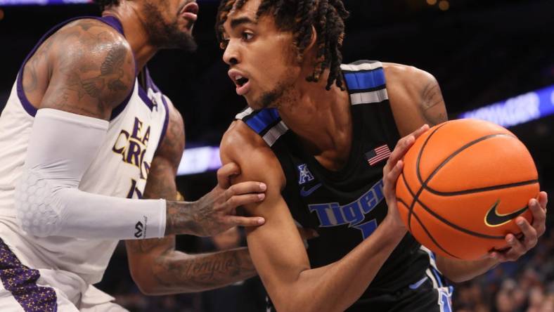 Memphis guard Emoni Bates looks to drive against East Carolina forward Vance Jackson at FedExForum in Memphis on Jan. 27, 2022.

Syndication The Commercial Appeal