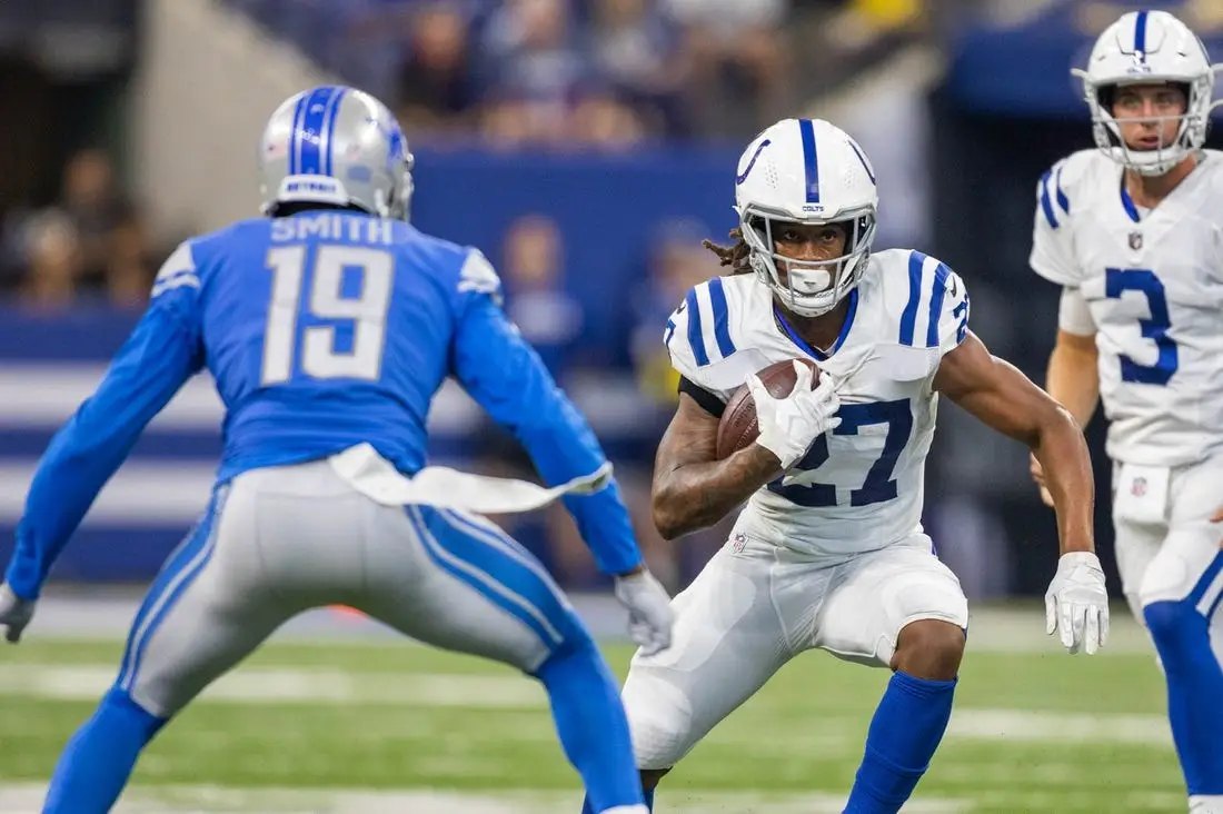 Detroit Lions cornerback Saivion Smith (19) lines up on defense