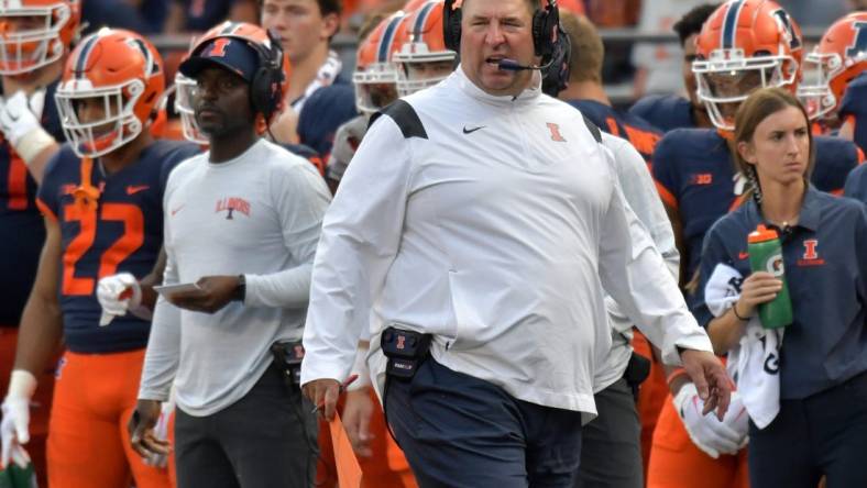 Sep 10, 2022; Champaign, Illinois, USA;  Illinois Fighting Illini head coach Bret Bielema on the sidelines of Saturday   s game with the Virginia Cavaliers in the second half at Memorial Stadium. Mandatory Credit: Ron Johnson-USA TODAY Sports