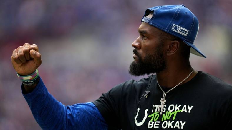 Indianapolis Colts linebacker Shaquille Leonard (53) reacts after a play Sunday, Sept. 25, 2022, during a game against the Kansas City Chiefs at Lucas Oil Stadium in Indianapolis.