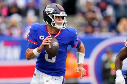 New York Giants quarterback Daniel Jones (8) looks to throw against the Chicago Bears in the first half at MetLife Stadium on Sunday, Oct. 2, 2022, in East Rutherford.

Nfl Ny Giants Vs Chicago Bears