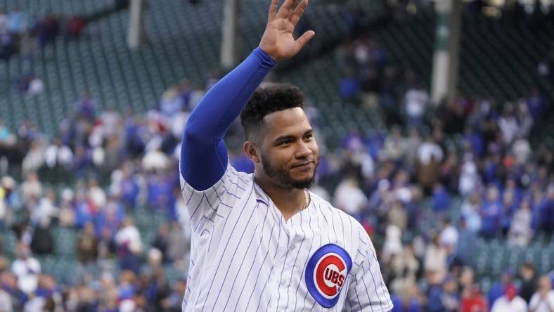 Oct 2, 2022; Chicago, Illinois, USA; Chicago Cubs catcher Willson Contreras (40) says goodbye to the fans after the game against the Cincinnati Reds at Wrigley Field. Mandatory Credit: David Banks-USA TODAY Sports