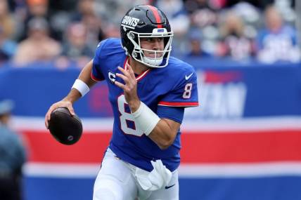 Giants QB Daniel Jones moves from injury report to starting lineup