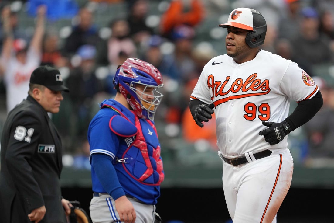 Otto López shines as Blue Jays split doubleheader with Orioles to finish  regular season