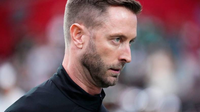 Oct 9, 2022; Phoenix, Arizona, USA; Arizona Cardinals head coach Kliff Kingsbury during the pregame warm-up against the Philadelphia Eagles at State Farm Stadium. Mandatory Credit: Rob Schumacher-Arizona Republic

Nfl Eagles At Cardinals