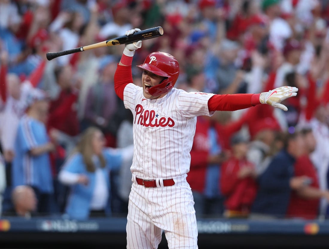 Phillies rout Braves for 2-1 lead in NLDS