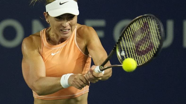 Oct 14, 2022; San Diego, California, US;  Paula Badosa of Spain hits a shot against Danielle Collins of the United States during the San Diego Open at Barnes Tennis Center. Mandatory Credit: Ray Acevedo-USA TODAY Sports