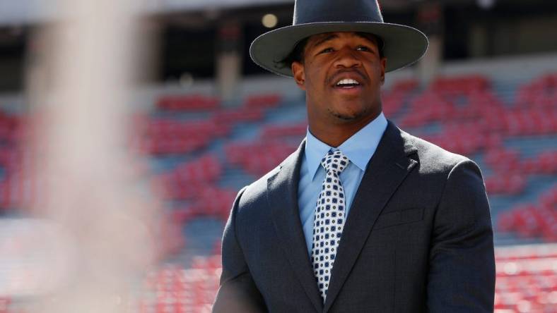 Georgia linebacker Nolan Smith arrives at the Dawg Walk before the start of a NCAA college football game between Vanderbilt and Georgia in Athens, Ga., on Saturday, Oct. 15, 2022.

News Joshua L Jones