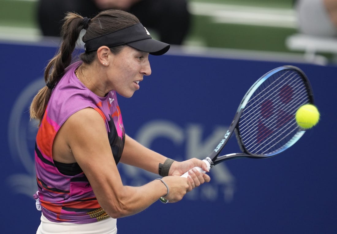 Oct 15, 2022; San Diego, California, US;  Jessica Pegula of the United States hits a shot against Iga Swiatek of Polandduring the San Diego Open at Barnes Tennis Center. Mandatory Credit: Ray Acevedo-USA TODAY Sports