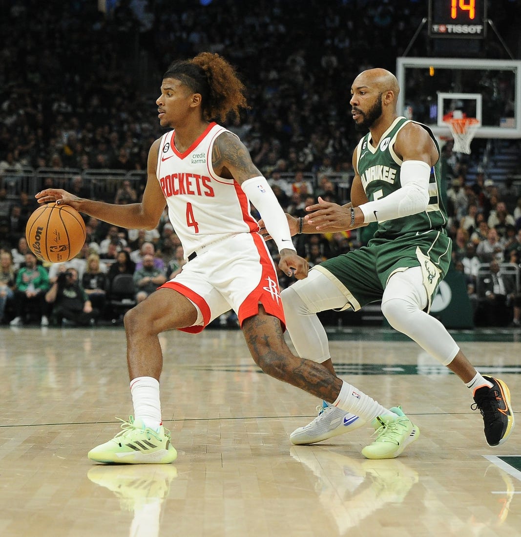 Giannis Antetokounmpo Scores 44 As Bucks Rout Rockets