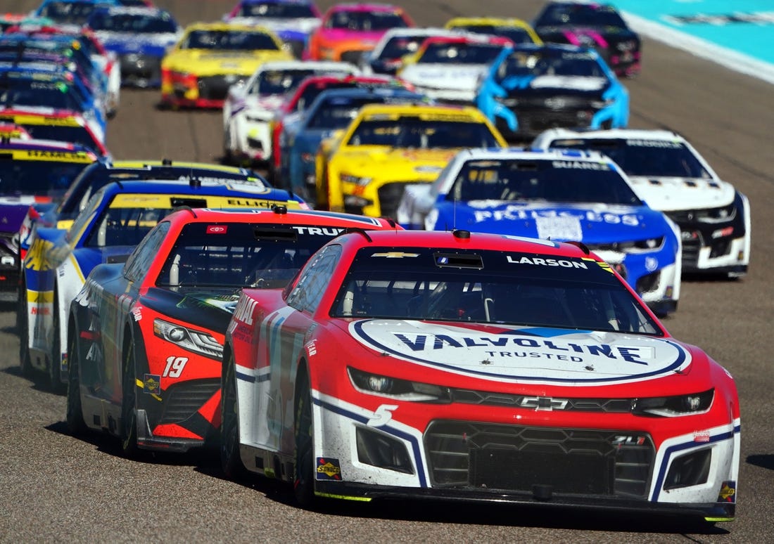 Oct 23, 2022; Homestead, Florida, USA; NASCAR Cup Series driver Kyle Larson (5) races during the Dixie Vodka 400 at Homestead-Miami Speedway. Mandatory Credit: John David Mercer-USA TODAY Sports