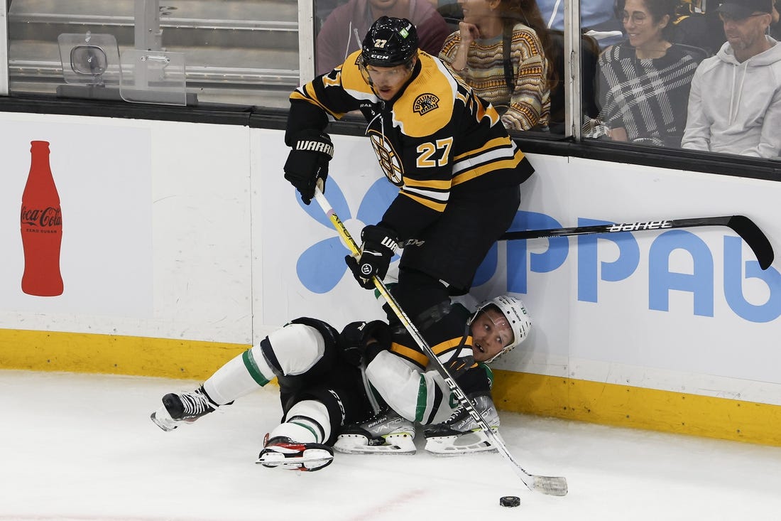 Bruins Stop Stars, Extend Unbeaten Home Start