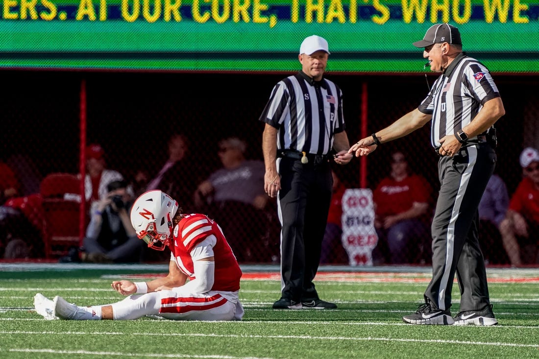 Nebraska QB Casey Thompson departs with hand injury