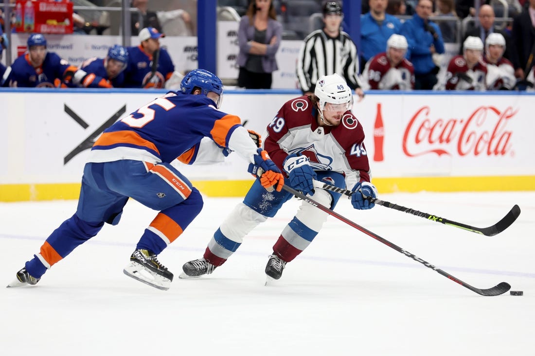 Islanders overcome 3-goal deficit to rally past Avalanche