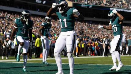 Eagles dominate Steelers 35-13, improve to 7-0
