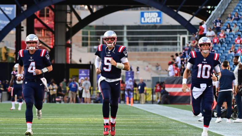 How did Bailey Zappe's first NFL start compare to Mac Jones, other Patriots  QB debuts? 