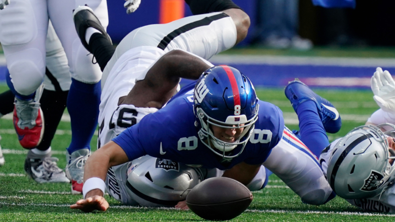 NFL: Las Vegas Raiders at New York Giants