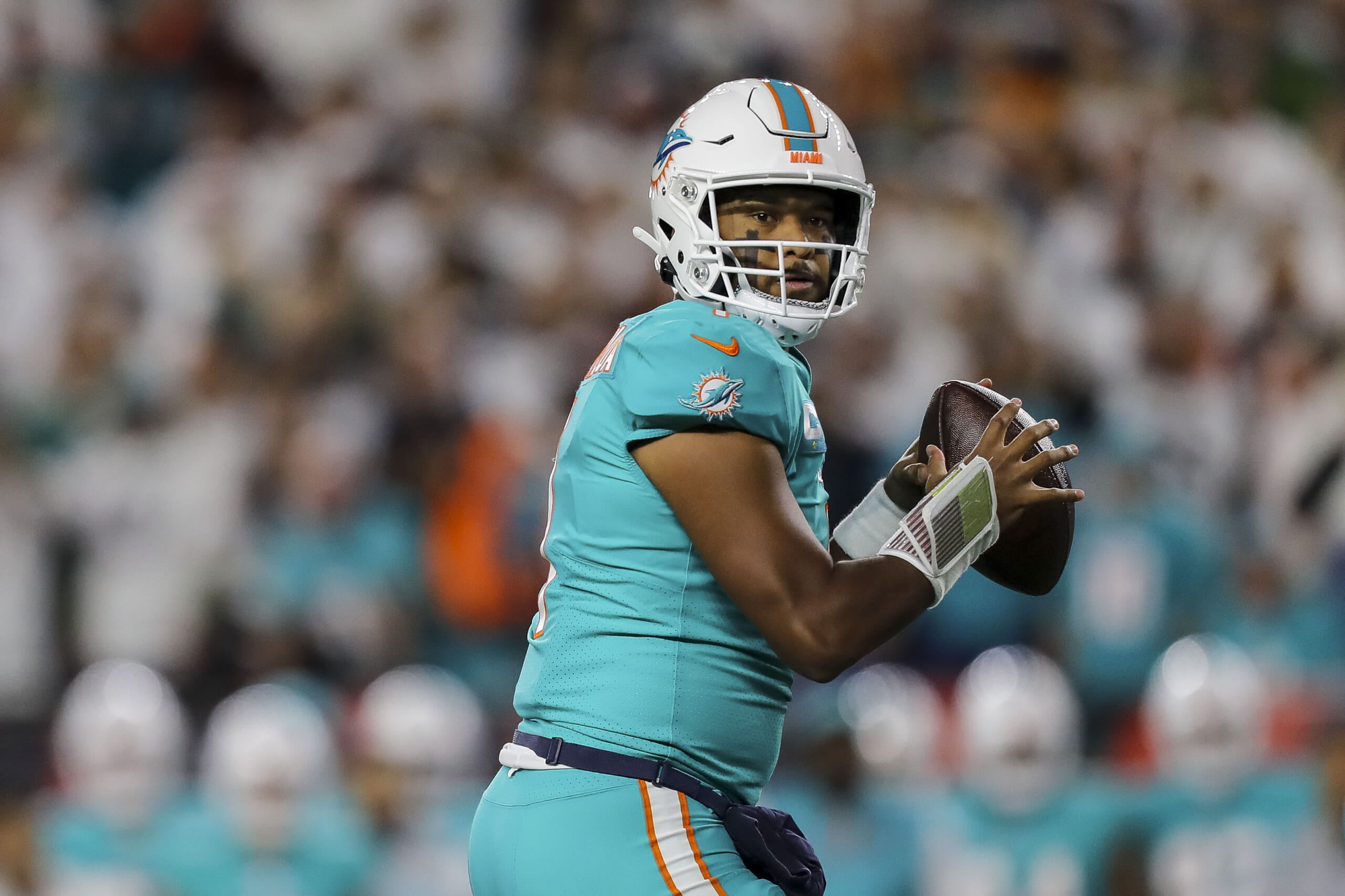 tua tagovailoa, miami dolphins