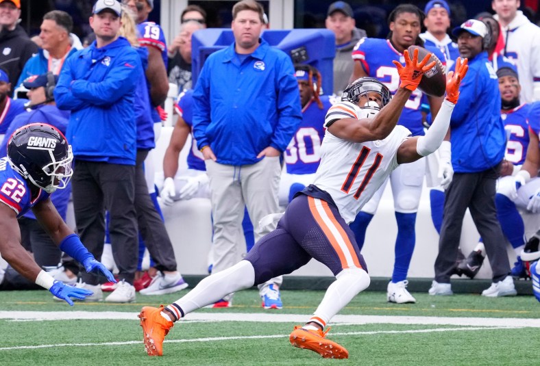 Darnell Mooney Chicago Bears Unsigned Makes A One-Handed