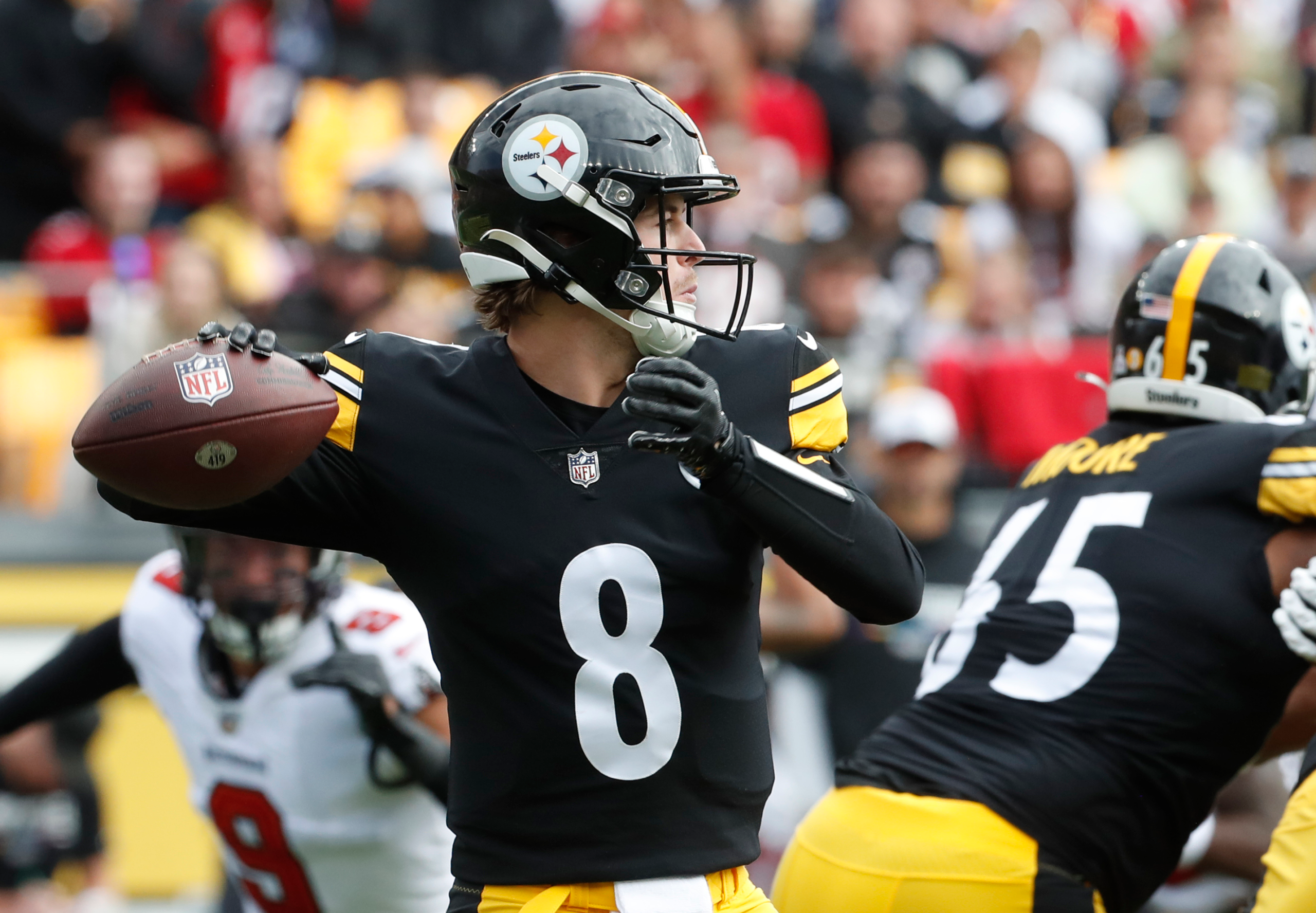 How long can the Steelers push QB Kenny Pickett through this slump?