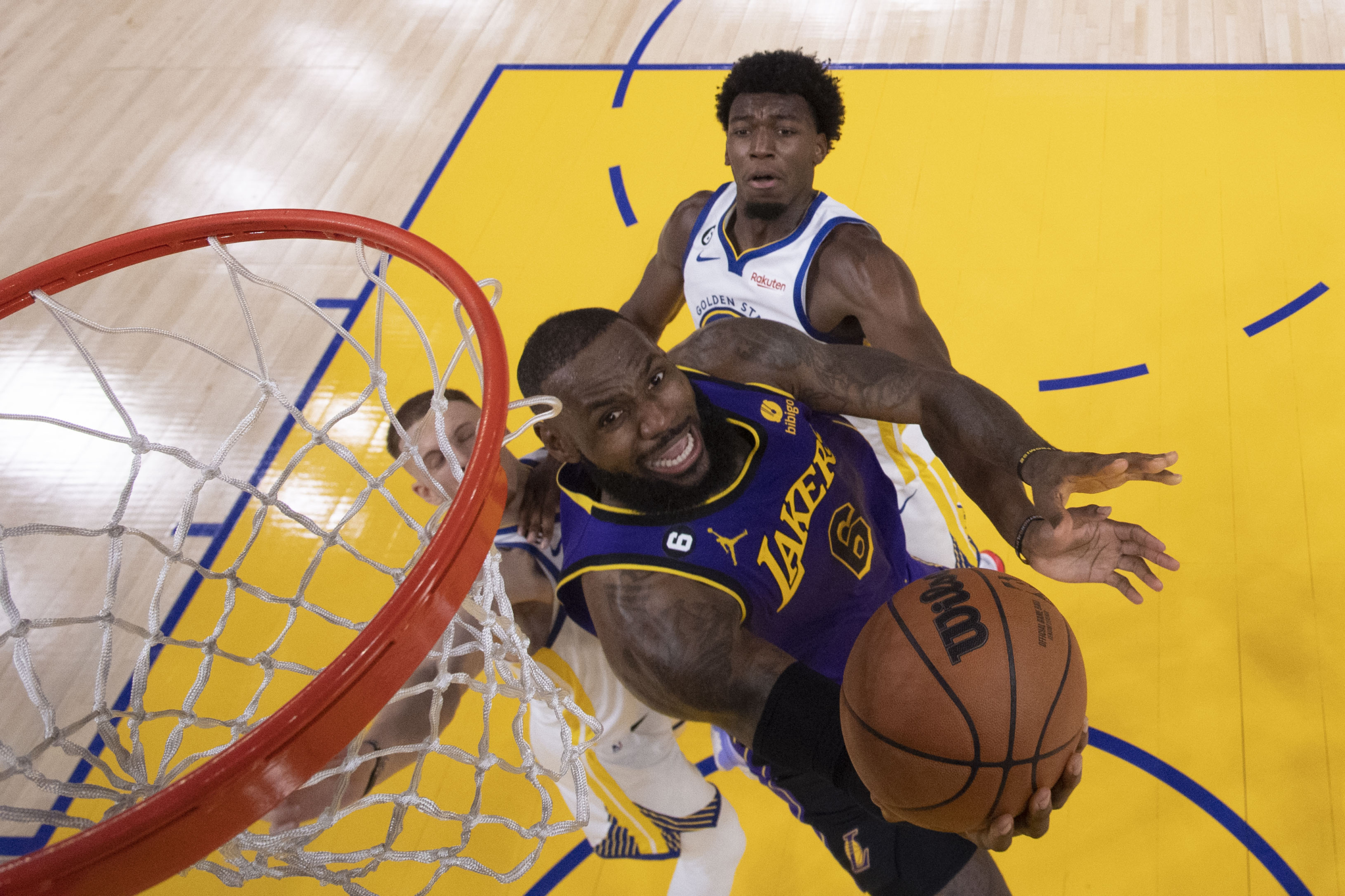 prompthunt: los angeles laker lebron james portrays mickey mouse