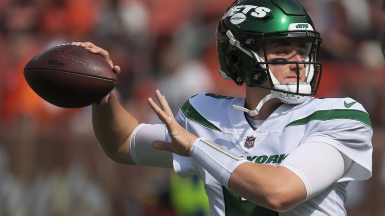 Sep 18, 2022; Cleveland, Ohio, USA; New York Jets quarterback Mike White (5) warms up before the game between the Jets and the Cleveland Browns at FirstEnergy Stadium. Mandatory Credit: Ken Blaze-USA TODAY Sports