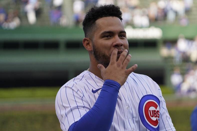 Oct 2, 2022; Chicago, Illinois, USA; Chicago Cubs catcher Willson Contreras (40) says goodbye to the fans after the game against the Cincinnati Reds at Wrigley Field. Mandatory Credit: David Banks-USA TODAY Sports
