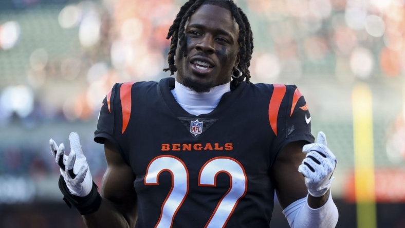 Bengals Place Cornerback Chidobe Awuzie Knee On Ir 8210