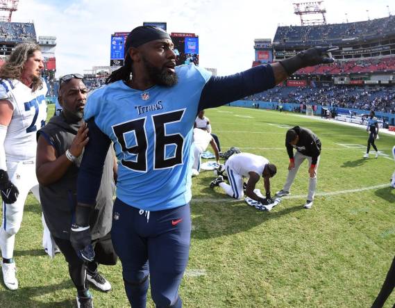 Tennessee Titans Denico Autry (knee) to have MRI